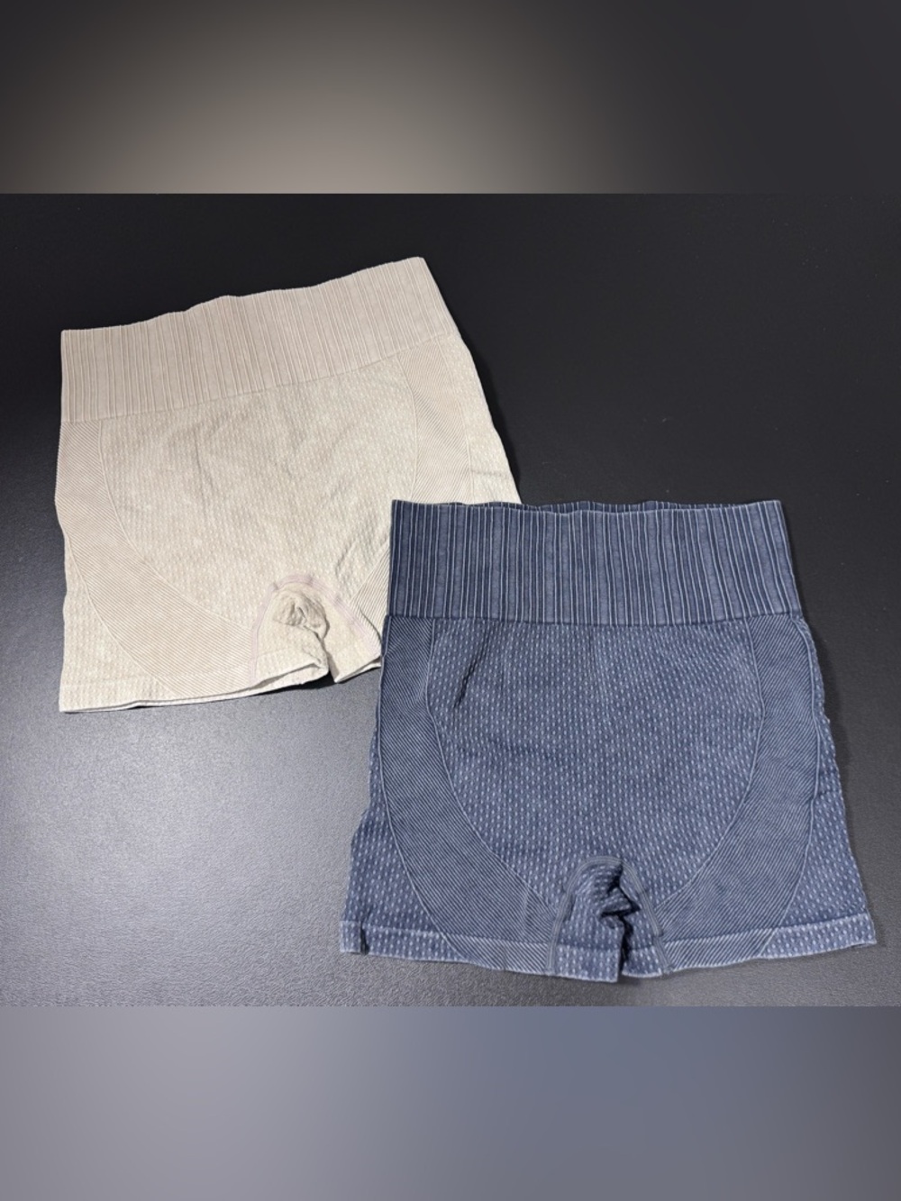 High-Waisted workout Shorts 2-Pack Stretch Beige Blue Size M